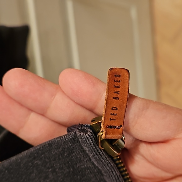 Used Excellent condition Ted Baker London Mens sweater Jacket size medium - Picture 7 of 8